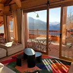 アパート Design Flat With Panoramic Views In ラ・ロジエール
