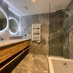 Design Flat With Panoramic Views In アパート *