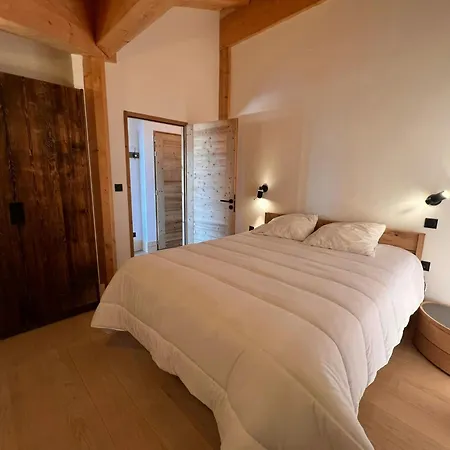 Design Flat With Panoramic Views In アパート ラ・ロジエール