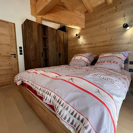 Design Flat With Panoramic Views In * ラ・ロジエール