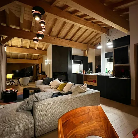 Design Flat With Panoramic Views In La Rosiere (Savoie)